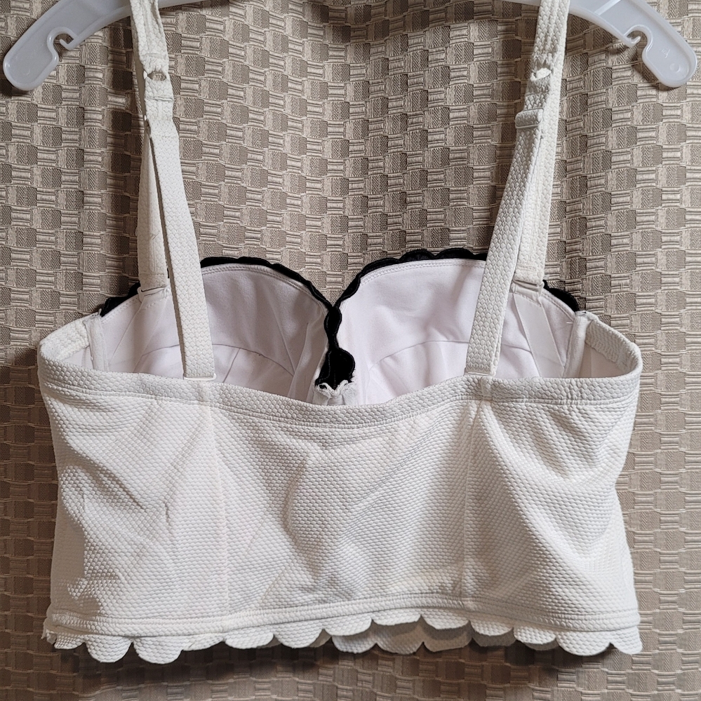 Torrid Sizd 0 Black & Ivory Push-Up Strapless Scalloped Midkini swim top - Picture 7 of 9